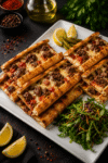 Kuşbaşılı Kaşarlı Pide